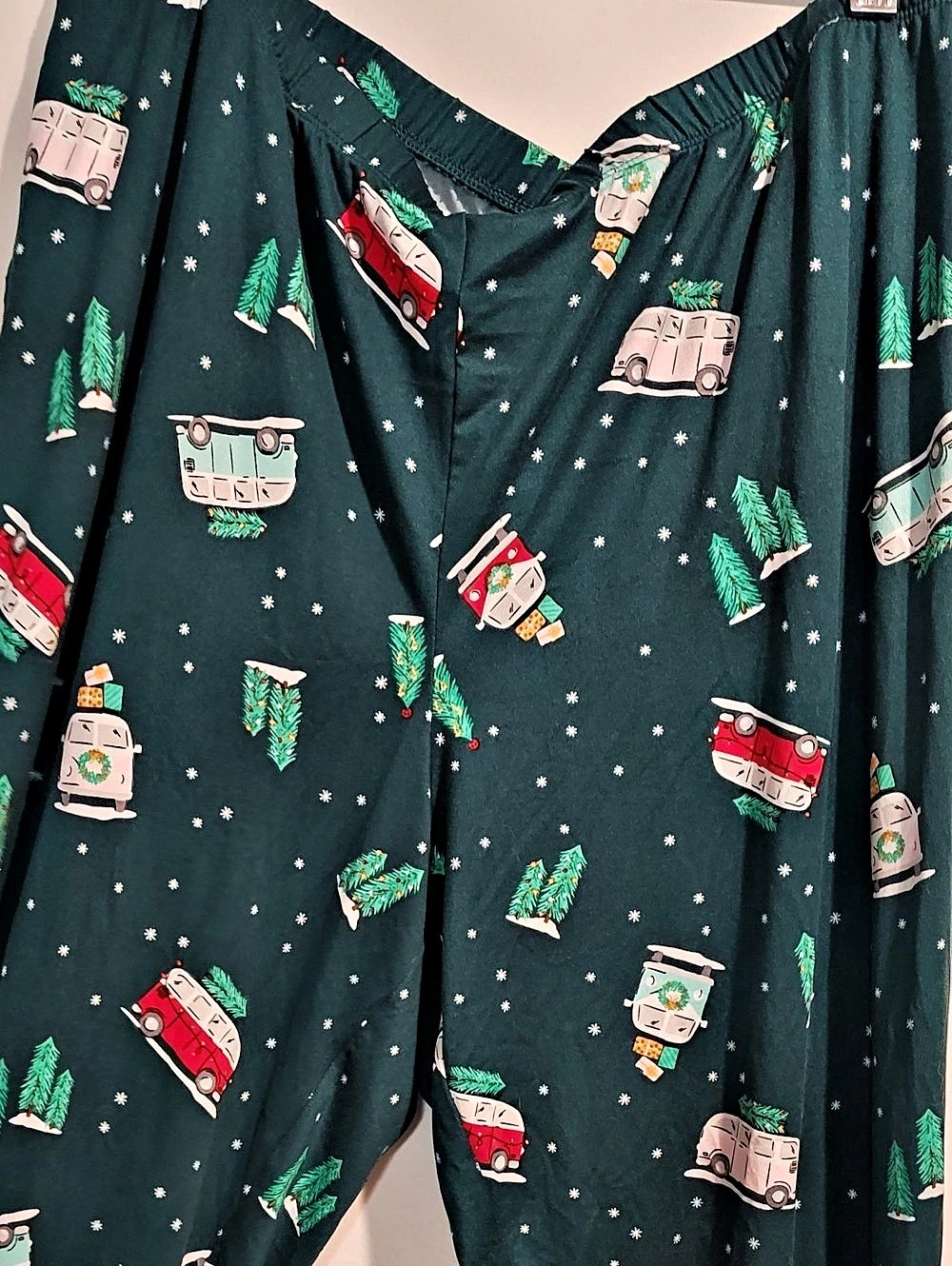 No Boundaries Christmas Camper Van Print Sleep Pants Pajama Pan Green